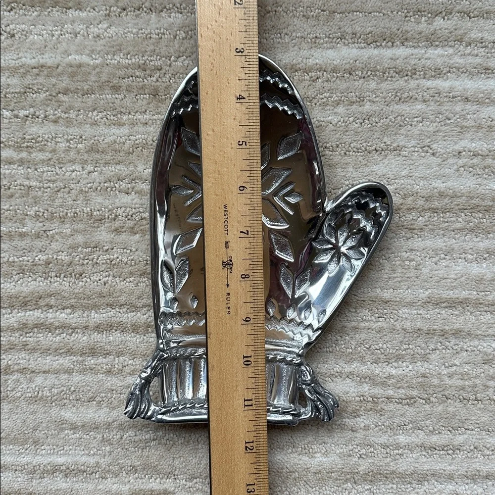 Mariposa Mitten Dish Brillante Cast Aluminum Serving Dish Candy Dish Trinket